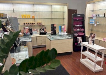 Negozio VIALE CONTE CROTTI, Aosta - foto 3