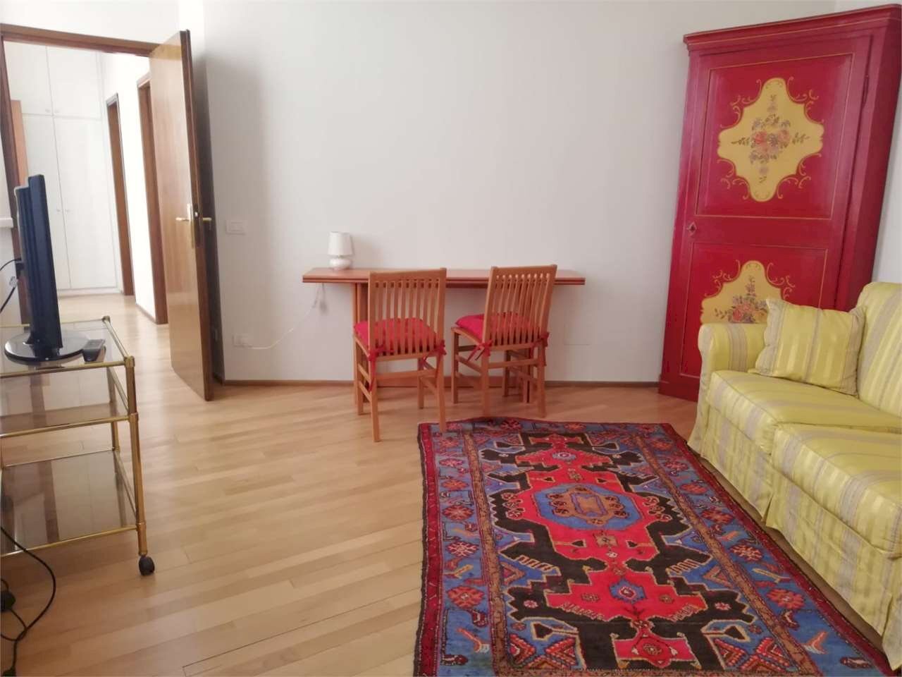 One-room apartment Modena (neighborhood Circoscrizione 1) - photo 2