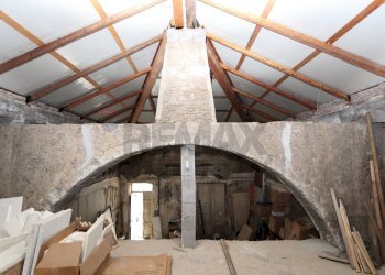 Scale - Casa indipendente Via Carlo Alberto
 
45, Giarre - foto 2