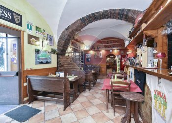 Soggiorno - Locale Commerciale Largo dei Bianchi
 
20/23, Trecastagni - foto 6