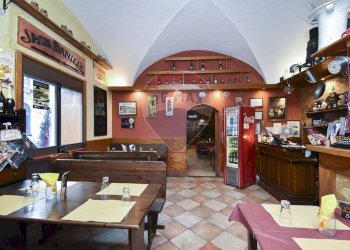 Soggiorno - Locale Commerciale Largo dei Bianchi
 
20/23, Trecastagni - foto 7