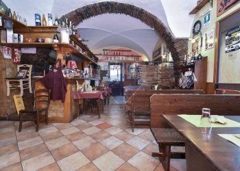 Sala da pranzo - Locale Commerciale Largo dei Bianchi
 
20/23, Trecastagni - foto 8