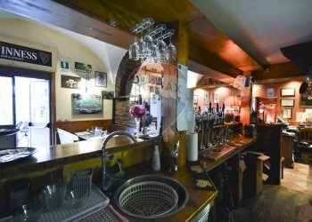 Non correlato - Locale Commerciale Largo dei Bianchi
 
20/23, Trecastagni - foto 16