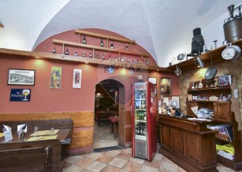 Soggiorno - Locale Commerciale Largo dei Bianchi
 
20/23, Trecastagni - foto 22