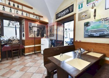 Sala da pranzo - Locale Commerciale Largo dei Bianchi
 
20/23, Trecastagni - foto 23