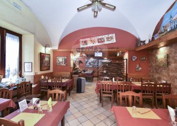 Sala da pranzo - Locale Commerciale Largo dei Bianchi
 
20/23, Trecastagni - foto 24