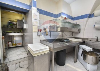 Bagno - Locale Commerciale Largo dei Bianchi
 
20/23, Trecastagni - foto 34