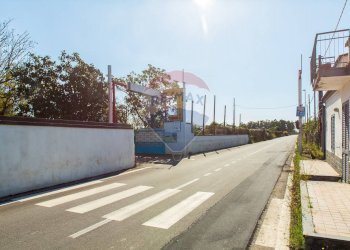 Edificio all\'aperto - Locale Commerciale Via San Marco
 
19, Calatabiano - foto 2