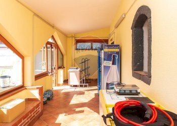 Hall / corridoio - Locale Commerciale Via San Marco
 
19, Calatabiano - foto 11