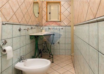 Bagno - Locale Commerciale Via San Marco
 
19, Calatabiano - foto 26