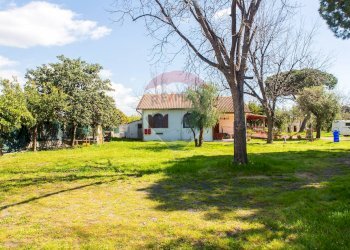 Giardino - Locale Commerciale Via San Marco
 
19, Calatabiano - foto 29