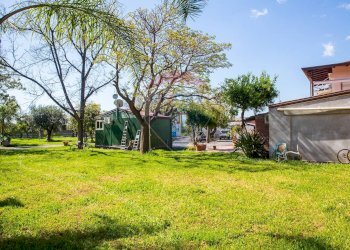 Giardino - Locale Commerciale Via San Marco
 
19, Calatabiano - foto 31