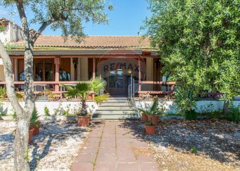 Casa all\'aperto - Locale Commerciale Via San Marco
 
19, Calatabiano - foto 37