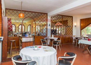 Sala da pranzo - Locale Commerciale Via San Marco
 
19, Calatabiano - foto 40