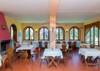 Sala da pranzo - Locale Commerciale Via San Marco
 
19, Calatabiano - foto 43