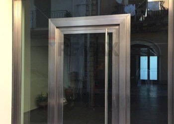 Ingresso - Locale Commerciale Corso Umberto
496, Giardini-Naxos - foto 1