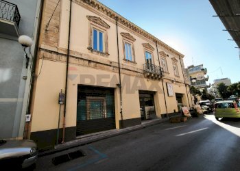 Prospetto generale - Locale Commerciale Corso Umberto
496, Giardini-Naxos - foto 10