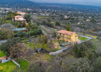 Vista delle montagne - Villa Via Rigolato
 
48, Acireale - photo 20