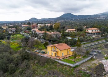 Vista delle montagne - Villa Via Rigolato
 
48, Acireale - photo 21