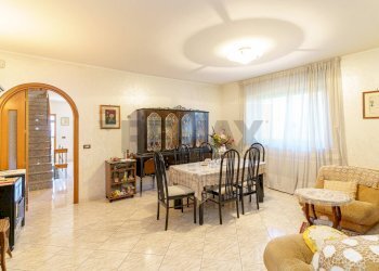 Sala da pranzo - Casa indipendente Via Palermo
 
643, Catania - foto 1