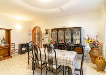 Sala da pranzo - Casa indipendente Via Palermo
 
643, Catania - foto 4