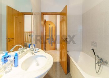 Bagno - Casa indipendente Via Palermo
 
643, Catania - foto 8