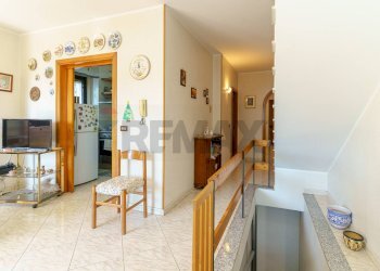 Hall / corridoio - Casa indipendente Via Palermo
 
643, Catania - foto 9