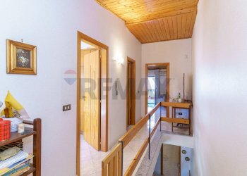 Hall / corridoio - Casa indipendente Via Palermo
 
643, Catania - foto 19