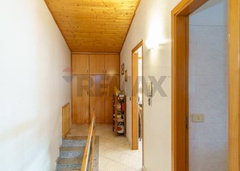 Hall / corridoio - Casa indipendente Via Palermo
 
643, Catania - foto 20