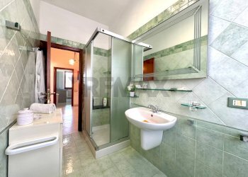 Bagno con doccia - Appartamento Piombino - foto 29