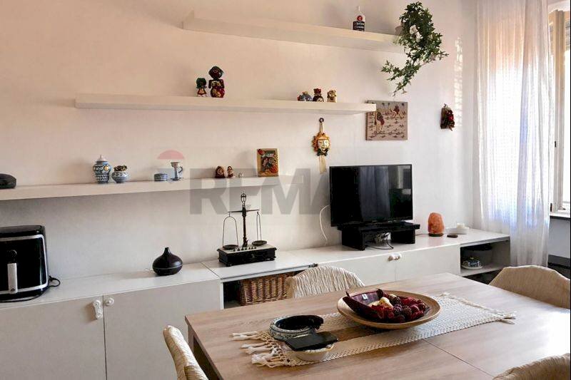 Sala da pranzo - Trilocale via Gorizia
 
8B, Novara - foto 3