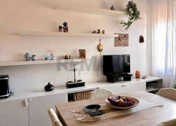 Sala da pranzo - Trilocale via Gorizia
 
8B, Novara - foto 3