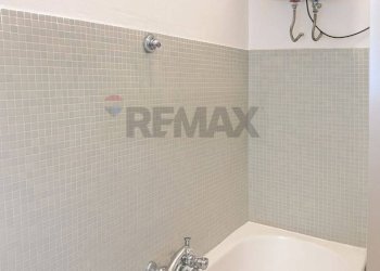 Bagno - Trilocale via Gorizia
 
8B, Novara - foto 9