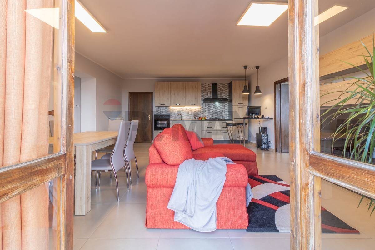 Sala da pranzo - Quadrilocale Via Guglielmo Marconi
 
s.n.c, Ischia di Castro - foto 1