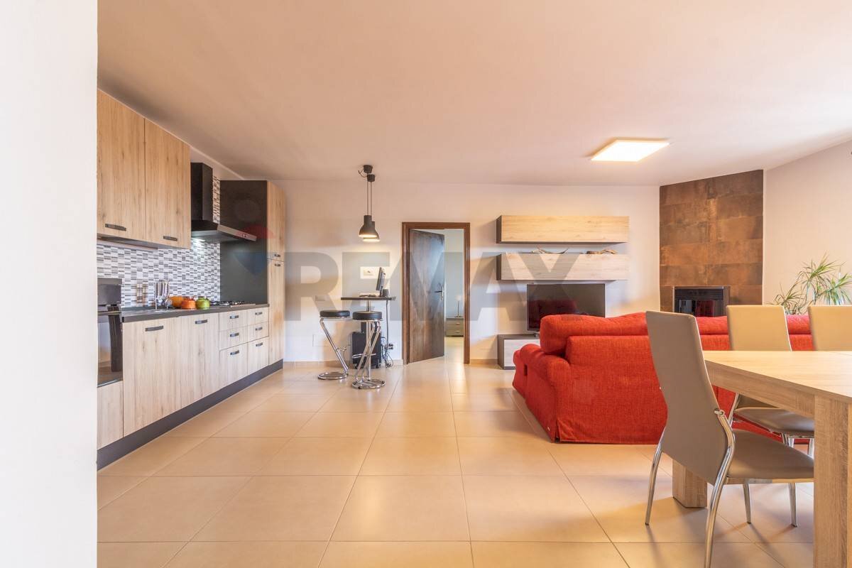 Sala da pranzo - Quadrilocale Via Guglielmo Marconi
 
s.n.c, Ischia di Castro - foto 3