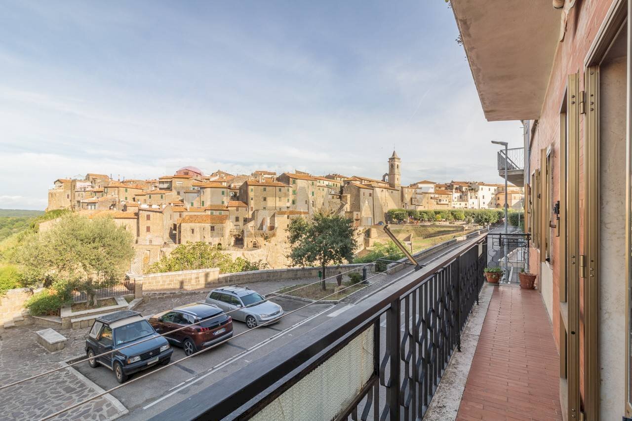 Balcone - Quadrilocale Via San Magno
 
58, Farnese - foto 1