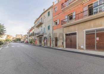 Edificio all\'aperto - Quadrilocale Via San Magno
 
58, Farnese - foto 6