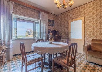 Sala da pranzo - Quadrilocale Via San Magno
 
58, Farnese - foto 14