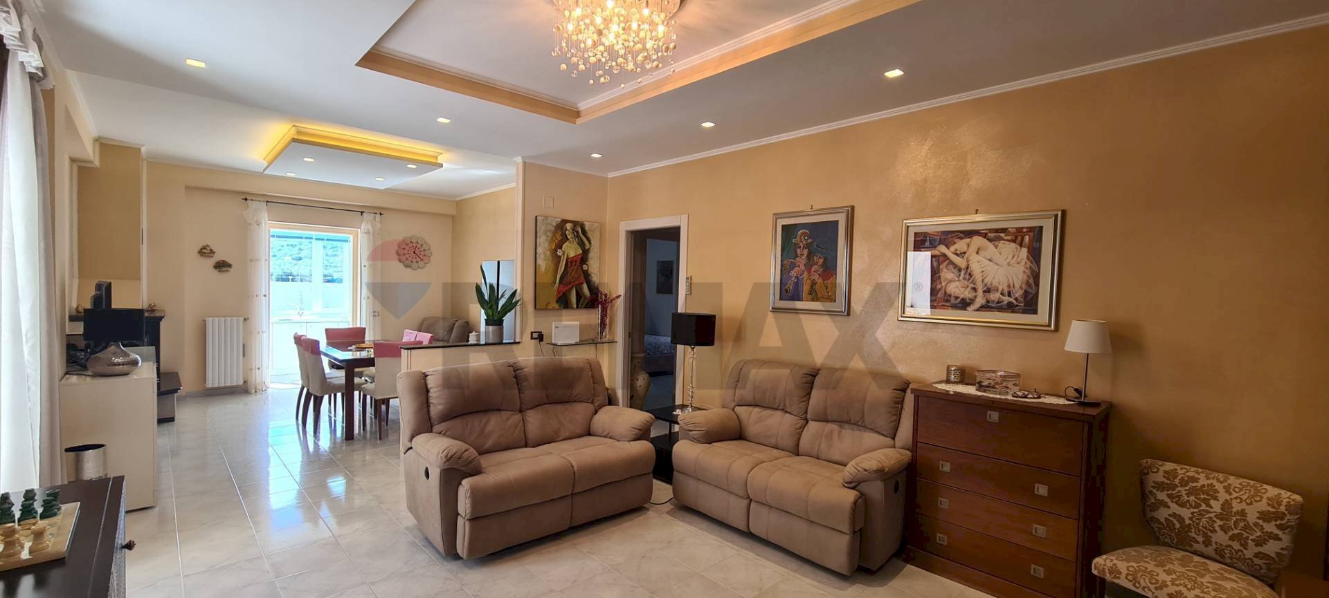 Sala da pranzo - Trilocale Via Salvatore Quasimodo
 
37, Vieste - foto 1