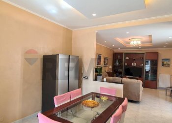 Sala da pranzo - Trilocale Via Salvatore Quasimodo
 
37, Vieste - foto 6