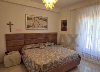 Camera / camera da letto - Trilocale Via Salvatore Quasimodo
 
37, Vieste - foto 10