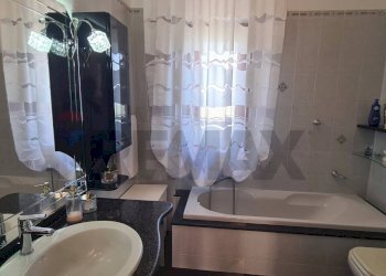 Bagno - Trilocale Via Salvatore Quasimodo
 
37, Vieste - foto 14