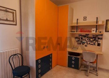 Camera / camera da letto - Trilocale Via Salvatore Quasimodo
 
37, Vieste - foto 16