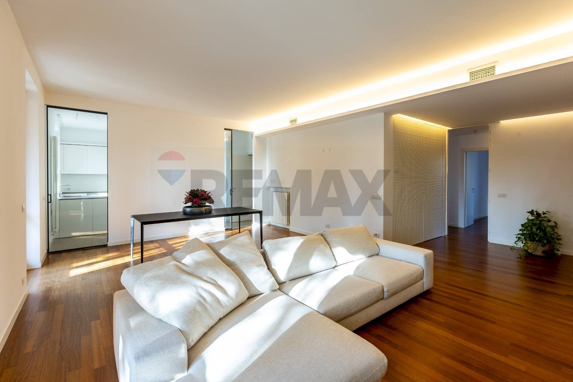 Sala da pranzo - Quadrilocale Via Giuseppe Taverna
 
86, Piacenza - foto 1