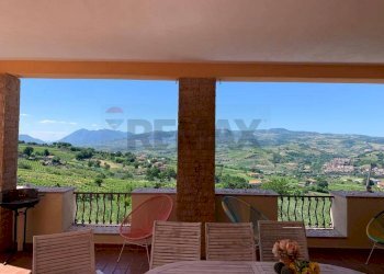 Balcone - Casa semi indipendente via località pezzepagliara
 
11, Torrecuso - foto 11