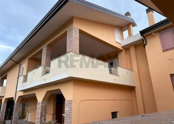 Edificio all\'aperto - Casa semi indipendente via località pezzepagliara
 
11, Torrecuso - foto 32