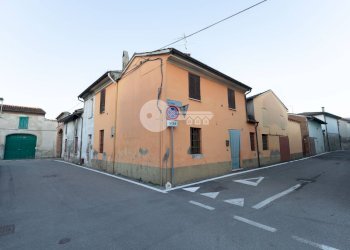 Foto 1 - Casa indipendente Via Diaz
 
30, Gabbioneta-Binanuova - foto 1