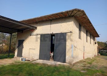 Casa all\'aperto - Locale Commerciale Via Appia, Minturno - foto 1