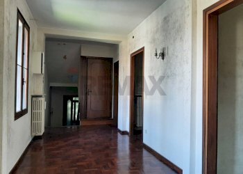 Hall / corridoio - Villa Via Capovilla
 
43, Pieve di Soligo - photo 14