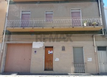 Edificio all\'aperto - Independent house Via Firenze
 
215/217, Vittoria - photo 2